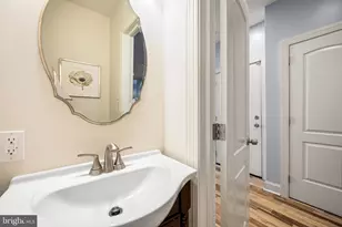 823 N 15th St, Philadelphia, PA 19130 - Photo 13