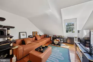 1021 Clinton St, Philadelphia, PA 19107 - Photo 3