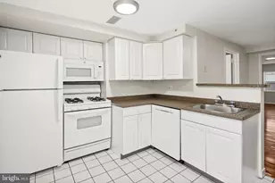 303 S 11th St, Philadelphia, PA 19107 - Photo 25