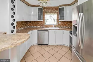 2162 Strahle St, Philadelphia, PA 19152 - Photo 7