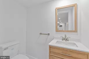 202 Spruce St, Philadelphia, PA 19106 - Photo 27