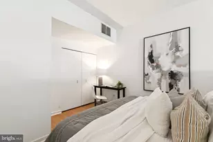 2429 Locust St, Philadelphia, PA 19103 - Photo 15