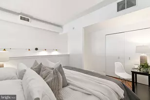 2429 Locust St, Philadelphia, PA 19103 - Photo 13