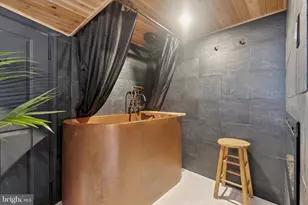 1522 Brown St, Philadelphia, PA 19130 - Photo 17