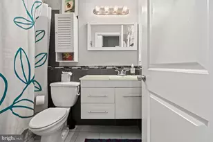 2115 Carpenter St, Philadelphia, PA 19146 - Photo 11