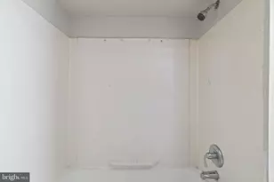 7016 Woodland Ave, Philadelphia, PA 19142 - Photo 5