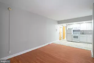 1321 Spruce St, Philadelphia, PA 19107 - Photo 5