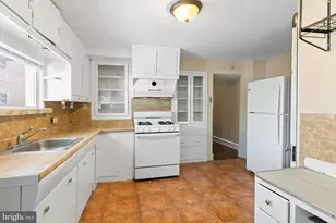 6040 Lawndale Ave, Philadelphia, PA 19111 - Photo 9