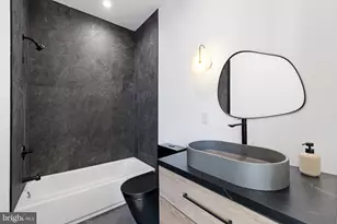 3200 Latona St, Philadelphia, PA 19146 - Photo 11