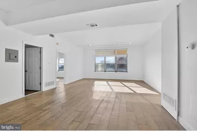 301 Spring Garden Street #3B, Philadelphia, PA 19123 - Photo 3
