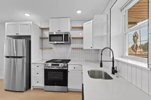 6930 Dicks Ave, Philadelphia, PA 19142 - Photo 9