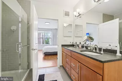 600 S 24th Street #204, Philadelphia, PA 19146 - Photo 15