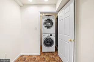 2121 Montrose St, Philadelphia, PA 19146 - Photo 27