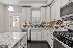 2113 Reed St, Philadelphia, PA 19146 - Photo 5