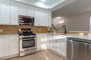 3217 Davinci Dr, Philadelphia, PA 19145 - Photo 13