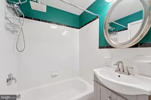 1029 Spruce St, Philadelphia, PA 19107 - Photo 9