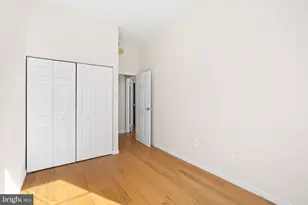 315 New St, Philadelphia, PA 19106 - Photo 5