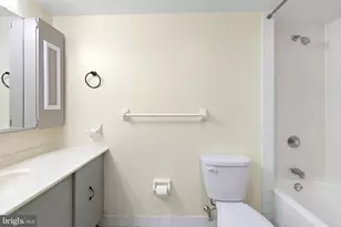 1420 Locust St, Philadelphia, PA 19102 - Photo 21