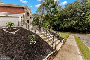 7101 N Mt Pleasant Pl, Philadelphia, PA 19119 - Photo 5