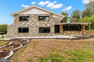 7101 N Mt Pleasant Pl, Philadelphia, PA 19119 - Photo 3