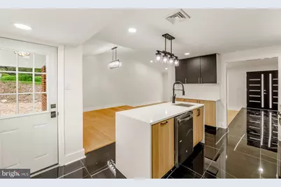 7101 N Mount Pleasant Place, Philadelphia, PA 19119 - Photo 11