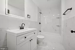 1637 W Girard Ave, Philadelphia, PA 19130 - Photo 11