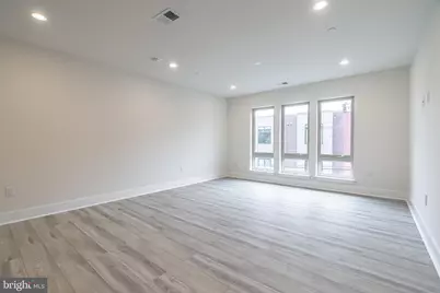 2437 W Thompson Street, Philadelphia, PA 19121 - Photo 9