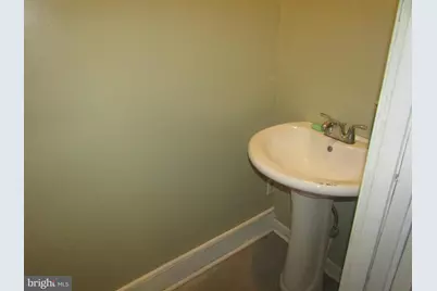 1827 W Rockland Street, Philadelphia, PA 19141 - Photo 5