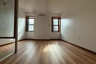 146 N 10th St, Philadelphia, PA 19107 - Photo 1