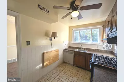 6588 W Walnut Park Drive, Philadelphia, PA 19120 - Photo 5