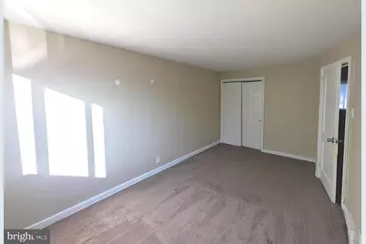 6588 W Walnut Park Drive, Philadelphia, PA 19120 - Photo 9