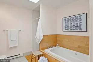 526 S LeCount St, Philadelphia, PA 19146 - Photo 35