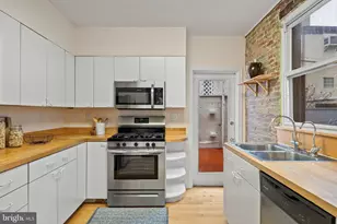 526 S LeCount St, Philadelphia, PA 19146 - Photo 21