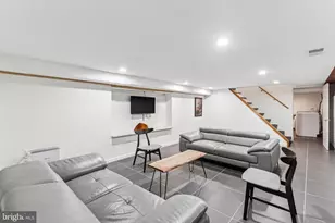 2504 E York St, Philadelphia, PA 19125 - Photo 17