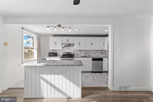 1314 Farrington Rd, Philadelphia, PA 19151 - Photo 7