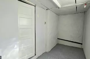 431 W Wellens Ave, Philadelphia, PA 19120 - Photo 25