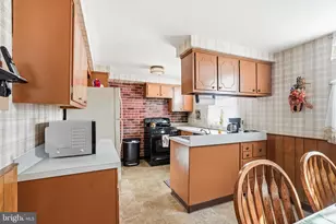 8900 Alton St, Philadelphia, PA 19115 - Photo 9