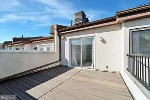 855 N 28th St, Philadelphia, PA 19130 - Photo 17