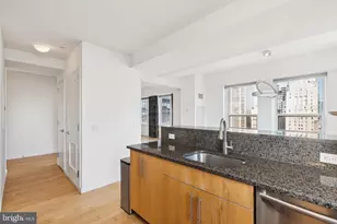 1425 Locust St, Philadelphia, PA 19102 - Photo 15