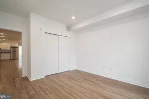 727 N 39th St, Philadelphia, PA 19104 - Photo 13