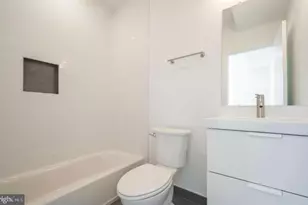 727 N 39th St, Philadelphia, PA 19104 - Photo 15