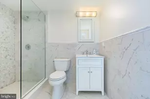 939 New Market St, Philadelphia, PA 19123 - Photo 15