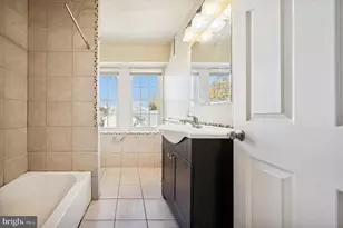 389 Conarroe St, Philadelphia, PA 19128 - Photo 11