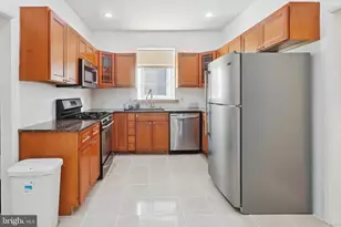 7033 Sherwood Rd, Philadelphia, PA 19151 - Photo 7