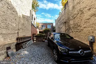 225 Montrose St, Philadelphia, PA 19147 - Photo 3