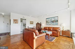 220 Locust St, Philadelphia, PA 19106 - Photo 3