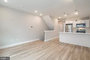 2009 N Darien St, Philadelphia, PA 19122 - Photo 3