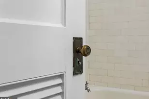 1324 Locust St, Philadelphia, PA 19107 - Photo 9