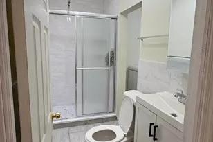 228 N 10th St, Philadelphia, PA 19107 - Photo 5