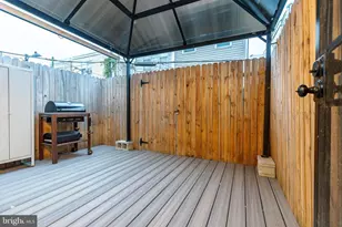 2057 Watkins St, Philadelphia, PA 19145 - Photo 17